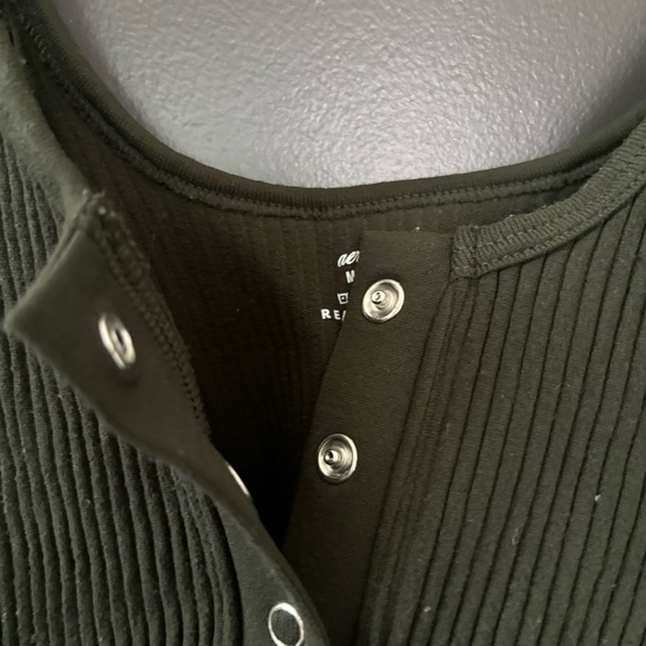 Aerie Real Good Ribbed Forest Green Snap Buttoned Strappy Crop Tank Size Medium - Picture 4 of 6